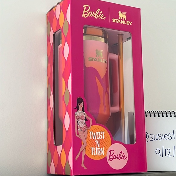 NEW Stanley BARBIE '60S TWIST 'N TURN
40 OZ QUENCHER - Picture 10 of 16